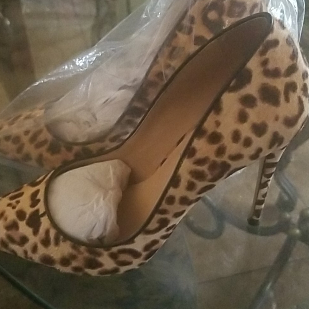 Shoes - Picture 2 of 2